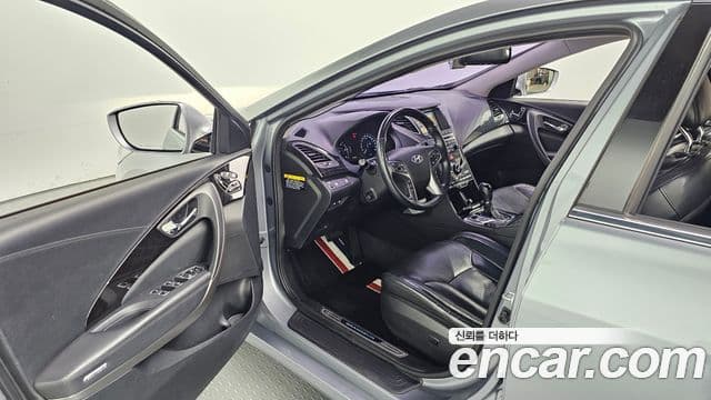 Hyundai Grandeur HG Premium, 2016 11