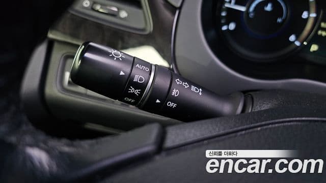 Hyundai Grandeur HG Premium, 2016 18