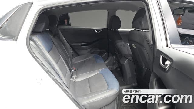 Hyundai Ioniq гибрид, 2018 12