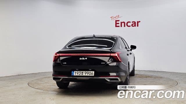Kia K8 гибрид Signature, 2023 4