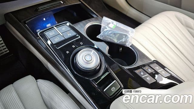 Kia K8 гибрид Signature, 2023 9