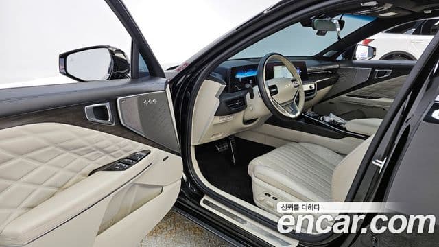 Kia K8 гибрид Signature, 2023 10