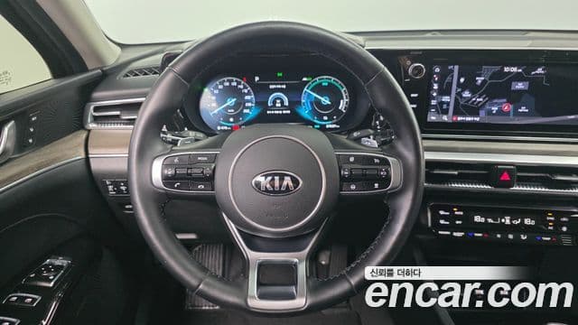 Kia K5 гибрид 3세대 Signature, 2020 14