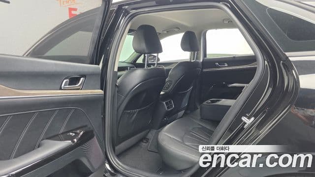 Kia K5 гибрид 3세대 Signature, 2020 17