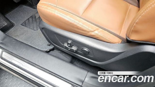 KG모빌리티(SsangYong) Torres T7, 2024 18