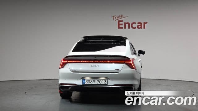 Kia K8 гибрид Signature, 2023 4