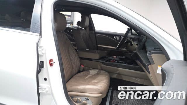 Kia K8 гибрид Signature, 2023 10