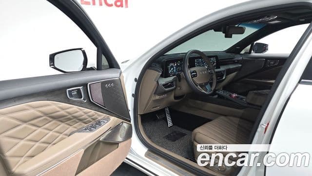 Kia K8 гибрид Signature, 2023 11