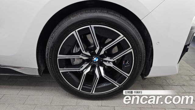 BMW 7시리즈 (G70) 740i xDrive M Sport, 2025 все фото