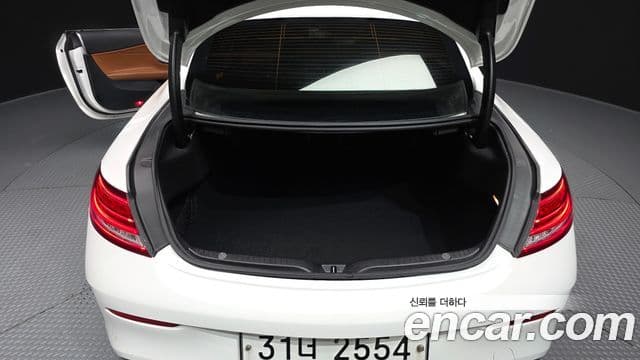 Mercedes-Benz C-класс W205 C200 купе, 2017 20