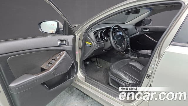 Kia K5 2.0 Deluxe, 2012 10