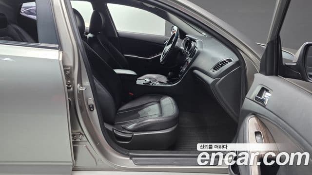 Kia K5 2.0 Deluxe, 2012 11