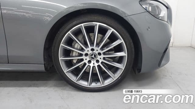 Mercedes-Benz E-класс W213 AMG Line, 2022 все фото