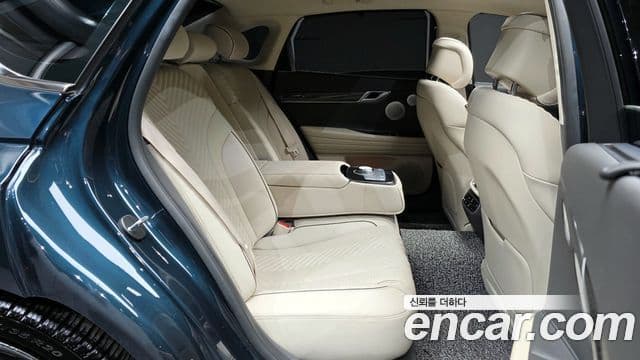 Genesis G80 (RG3) бензин 2.5 турбо 2WD, 2023 12