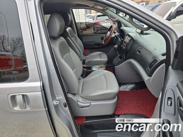 Hyundai Grand Starex CVX Deluxe, 2016 15