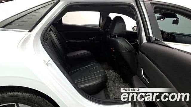 Hyundai Avante (CN7) Inspiration, 2021 12