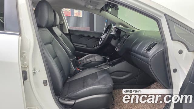 Kia K3 Trendy, 2015 11