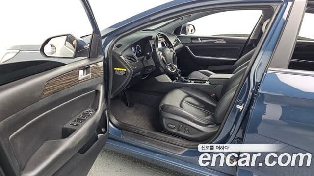 Hyundai LF Sonata 2.0 Smart, 2015 10