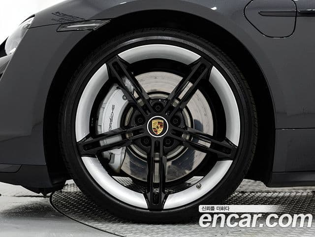 Porsche 타이칸 турбо, 2024 все фото