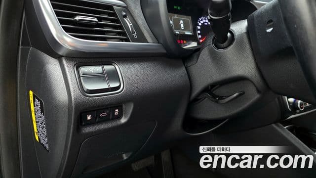 Kia K5 2세대 Signature, 2018 17