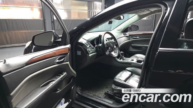 Cadillac All New SRX Luxury, 2010 10