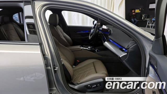 BMW 5시리즈 (G60) 520i M Sport, 2025 11