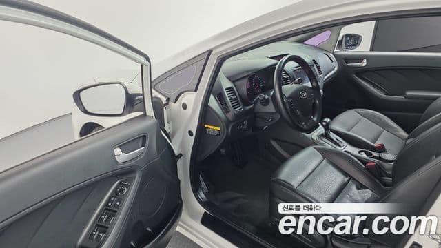 Kia K3 Trendy, 2013 11