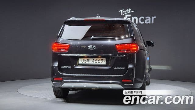 Kia The / новый New Carnival VIP, 2019 4