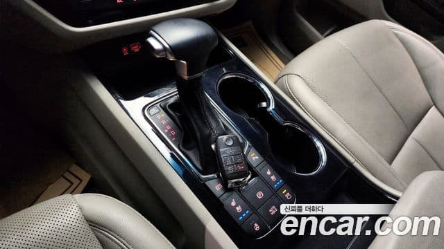 Kia The / новый New Carnival VIP, 2019 9