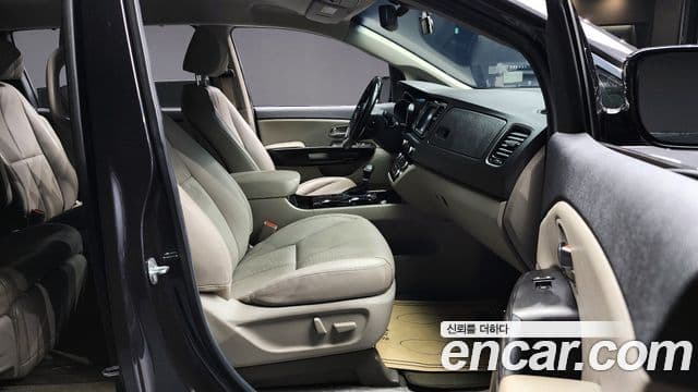 Kia The / новый New Carnival VIP, 2019 10
