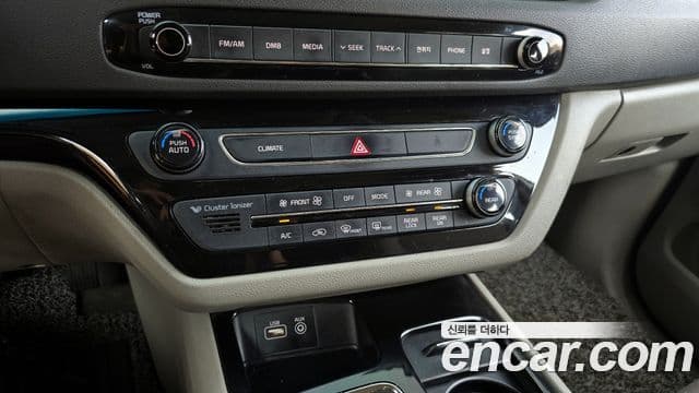 Kia All New Carnival Prestige, 2017 16