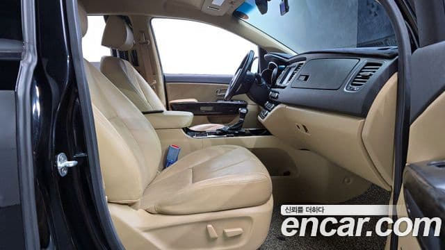 Kia The / новый New Carnival Noblesse Special, 2019 11