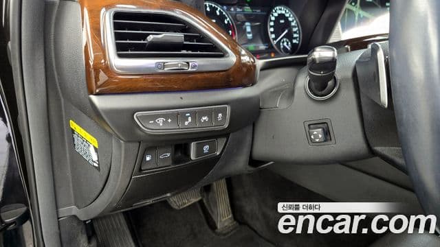 Genesis EQ900 Prestige, 2018 16