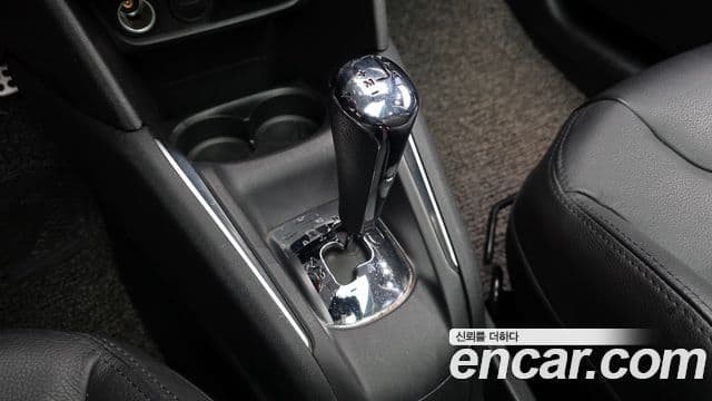 Peugeot 208 1.6 e-HDi Felline 5도어, 2016 9