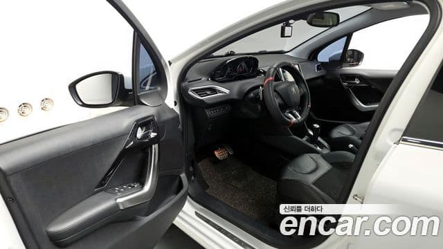 Peugeot 208 1.6 e-HDi Felline 5도어, 2016 10