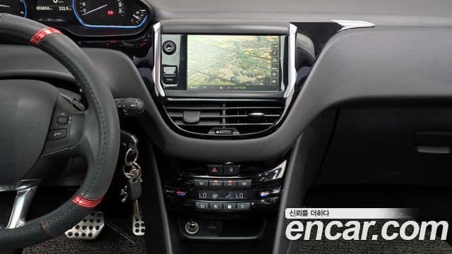 Peugeot 208 1.6 e-HDi Felline 5도어, 2016 14