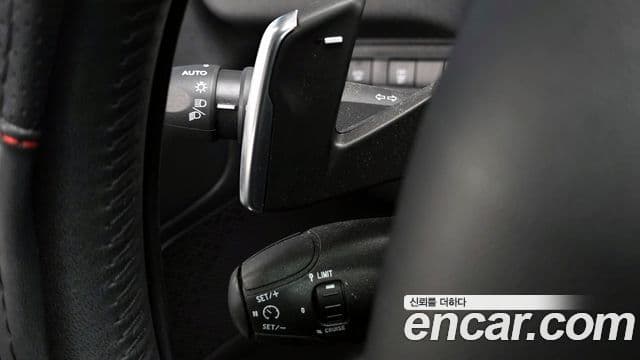 Peugeot 208 1.6 e-HDi Felline 5도어, 2016 17