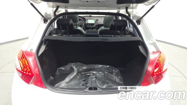 Peugeot 208 1.6 e-HDi Felline 5도어, 2016 20