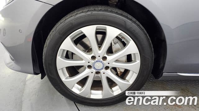 Mercedes-Benz E-класс W213 E300 4MATIC Exclusive Intelligent Drive, 2017 все фото