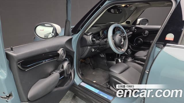 Mini Cooper S 3세대, 2023 10