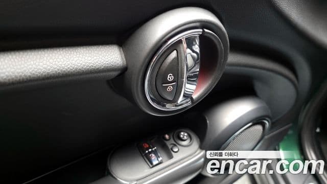 Mini Cooper D 3세대, 2016 18