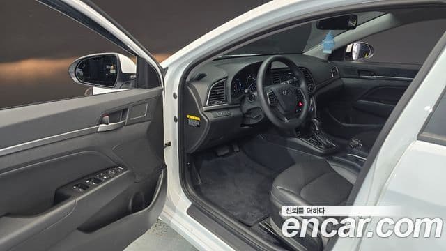 Hyundai Avante AD 1.6 GDI Value Plus, 2018 10