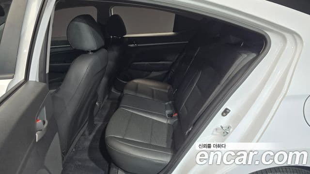 Hyundai Avante AD 1.6 GDI Value Plus, 2018 13