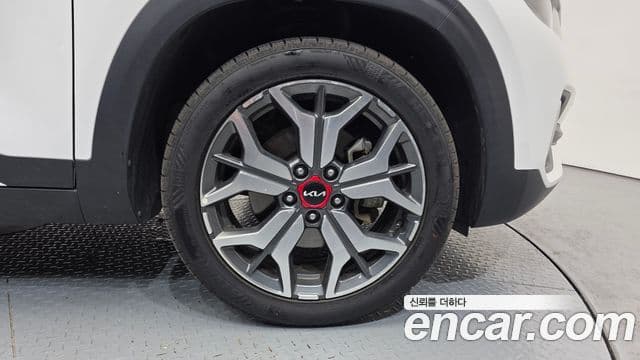 Kia Seltos Signature, 2023 все фото