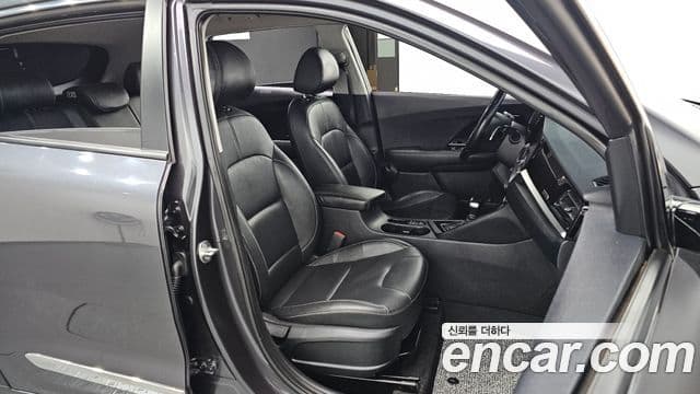 Kia The / новый New Niro Prestige, 2020 10