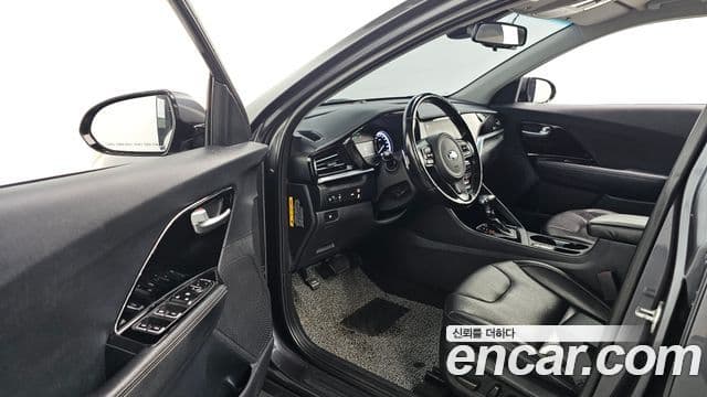 Kia The / новый New Niro Prestige, 2020 11