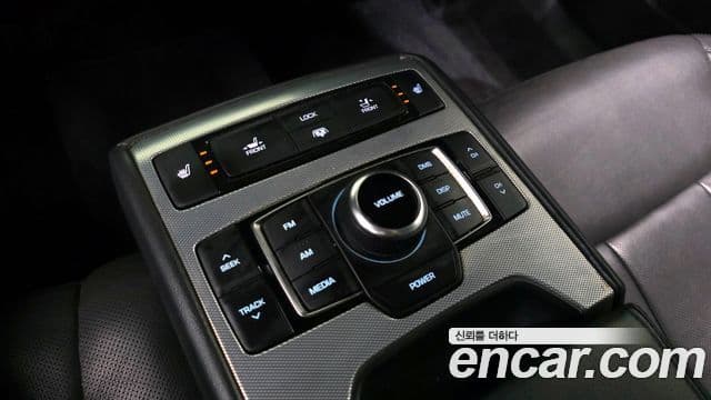 Genesis G80 Premium Luxury, 2018 17