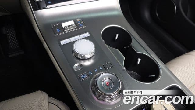 Genesis GV70, 2025 9