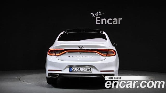 Hyundai Grandeur IG 3.0 LPi Exclusive (арендный автомобиль), 2018 4