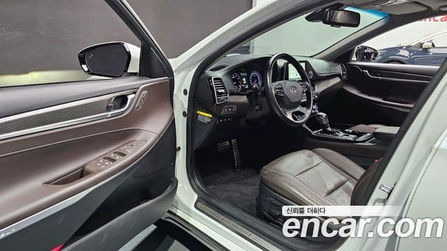 Hyundai Grandeur IG 3.0 LPi Exclusive (арендный автомобиль), 2018 11